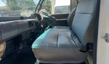 2006 Nissan UD YU41H4 Fiber Box 14′ full